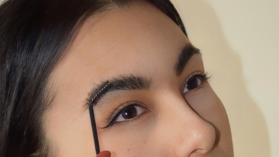 brow make-up