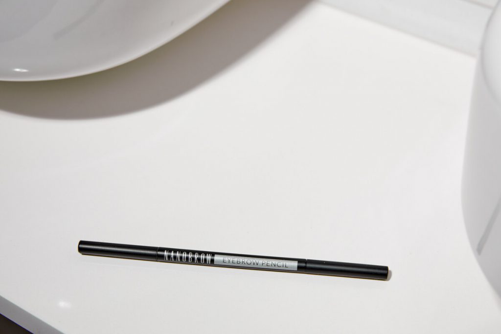 easy to use eyebrow pencil